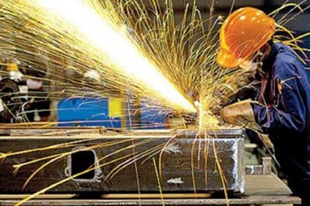 ۲ هزار قرارداد با سرمایه‌گذاران در شهرک‌های صنعتی کرمانشاه/ قراردادهای راکد فسخ میشود