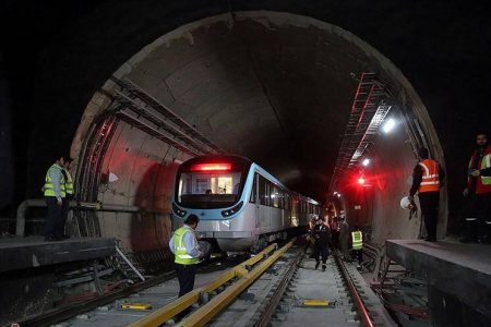 با حضور شهردار کرمانشاه در وزارت کشور؛  جلسه تعیین تکلیف پروژه قطار شهری کرمانشاه برگزار شد