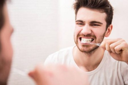 اشتباهات رایج در مسواک زدن
