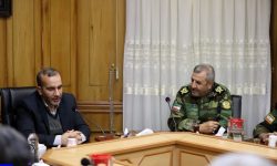 استاندار کرمانشاه در دیدار فرماندهان ارتش: بهترین راه مقابله با تهدیدات امنیتی دشمنان، تحکیم و تقویت استان در داخل است/ عراق یک فرصت کم نظیر برای کرمانشاه است