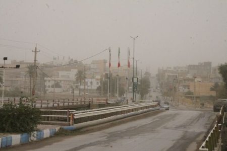 گرد و غبار دید افقی در قصرشیرین را به یک هزار و ۵۰۰ متر کاهش داد