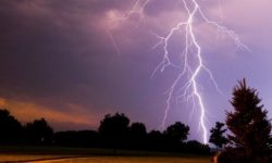 فوت یک نفر بر اثر برخورد صاعقه در گیلانغرب