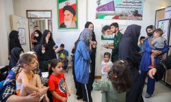 ۲۰ تیم پزشکی در کرمانشاه بیماران را رایگان ویزیت و درمان می کنند