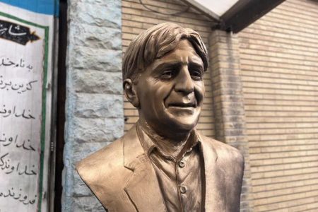 رونمایی از سردیس هنرمند متعهد مرحوم استاد احمد عزیزی شاعر کرمانشاهی