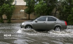 رفع آبگرفتگی ۲۱ منزل مسکونی در کرمانشاه