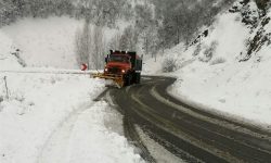 ریزشبرداری در ۱۸ مقطع محورهای مواصلاتی کرمانشاه/ ۲۵۰۰ کیلومتر برفروبی در جادهها