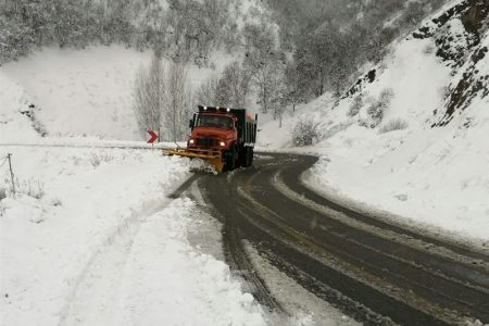 ریزش‌برداری در ۱۸ مقطع محورهای مواصلاتی کرمانشاه/ ۲۵۰۰ کیلومتر برف‌روبی در جاده‌ها