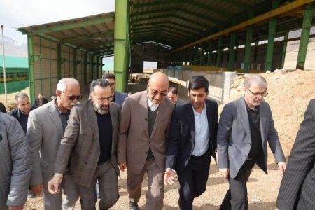 استاندار کرمانشاه پیگیر مشکلات واحدهای تولیدی صحنه شد