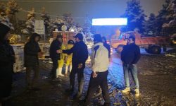 اعطای پاداش به کارگران برفروبی