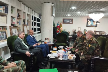 دیدار استاندار کرمانشاه با فرمانده نیروی زمینی ارتش/ پیگیری برای عملیاتی ماندن باند دوم فرودگاه کرمانشاه