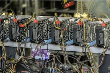 کشف ۱۰۳ ماینر غیرمجاز از یک مزرعه در شهرک صنعتی بیستون