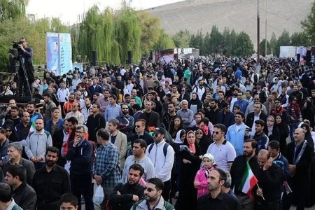 همایش بزرگ پیاده روی خانوادگی همزمان با هفته جوانی جمعیت
