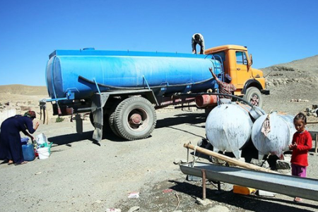 آب‌رسانی به عشایر با ۳۰ تانکر سیار