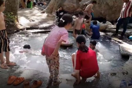 ساعت سنگی هرسین؛ بازی کودکان در اثر تاریخی که به ثبت ملی رسیده