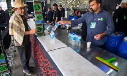 قابلیت ارائه لحظهای ۳۰ تا ۴۰ هزار بطری آب خنک به زائران در مرز خسروی