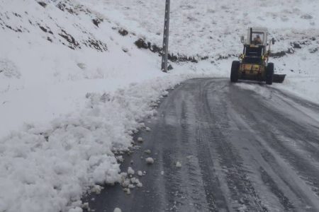 عملیات برفروبی در بیش از ۲ هزار کیلومتر باند در کرمانشاه