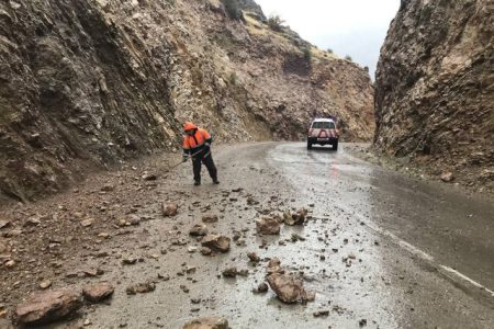 وقوع ۱۱۵ مورد ریزش در محورهای کرمانشاه در پی بارش‌های شدید