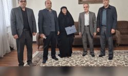 تجلیل بیمه سلامت کرمانشاه از مادر شهید چقازردی