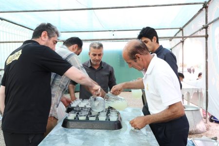 در مسیر عشق حسینی؛ موکب شرکت برق منطقه‌ای غرب در خدمت زائران اربعین در کرمانشاه