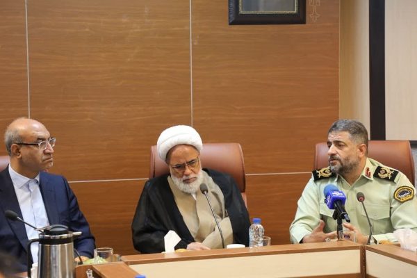 پلیس با آمادگی کامل در برابر هرگونه تهدید و توطئه دشمن ایستاده است